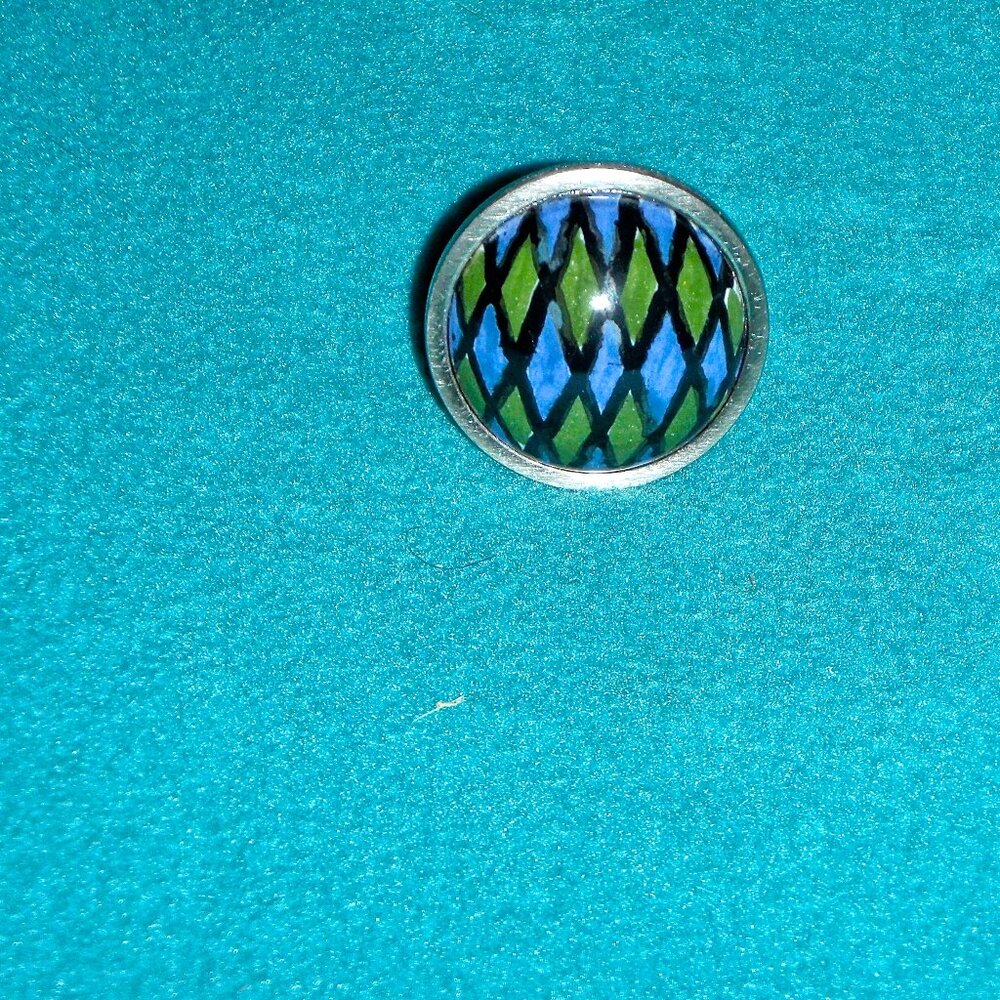 LOT OF 2 BETSY FIELD DESIGN ROUND CABINET KNOBS BLUE & GREEN CERAMIC DESIGN